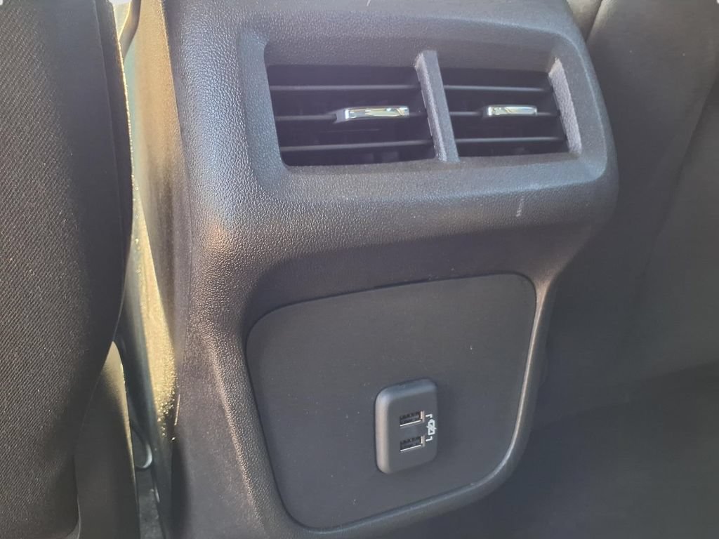 Used 2023 Chevrolet Equinox LT FWD image 27