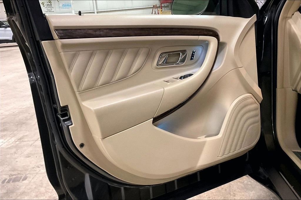Certified 2017 Ford Taurus Limited image 21