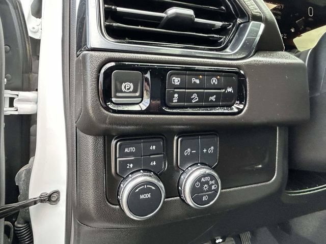 Used 2025 GMC Yukon AT4 w/ AT4 Premium Package AWD/4WD image 18
