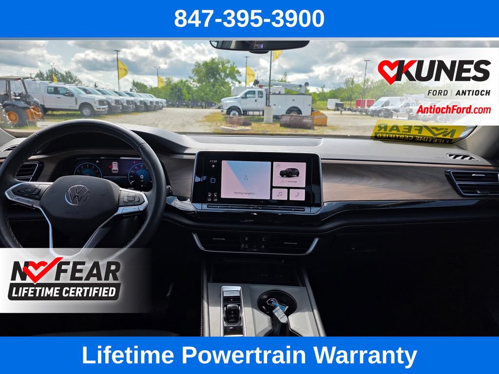 Used 2024 Volkswagen Atlas SE AWD/4WD image 13