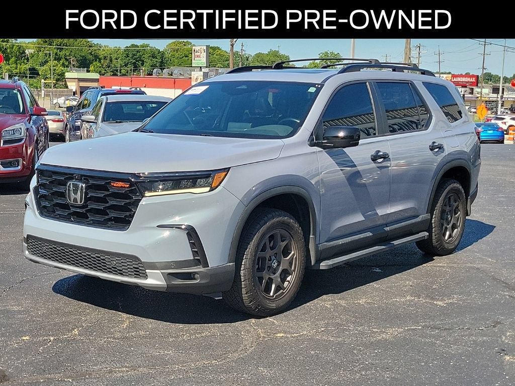 Used 2024 Honda Pilot TrailSport image 2