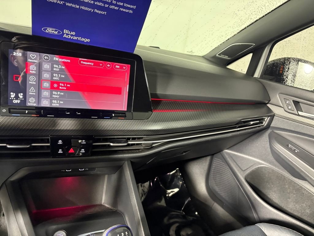 Used 2022 Volkswagen Golf R image 17