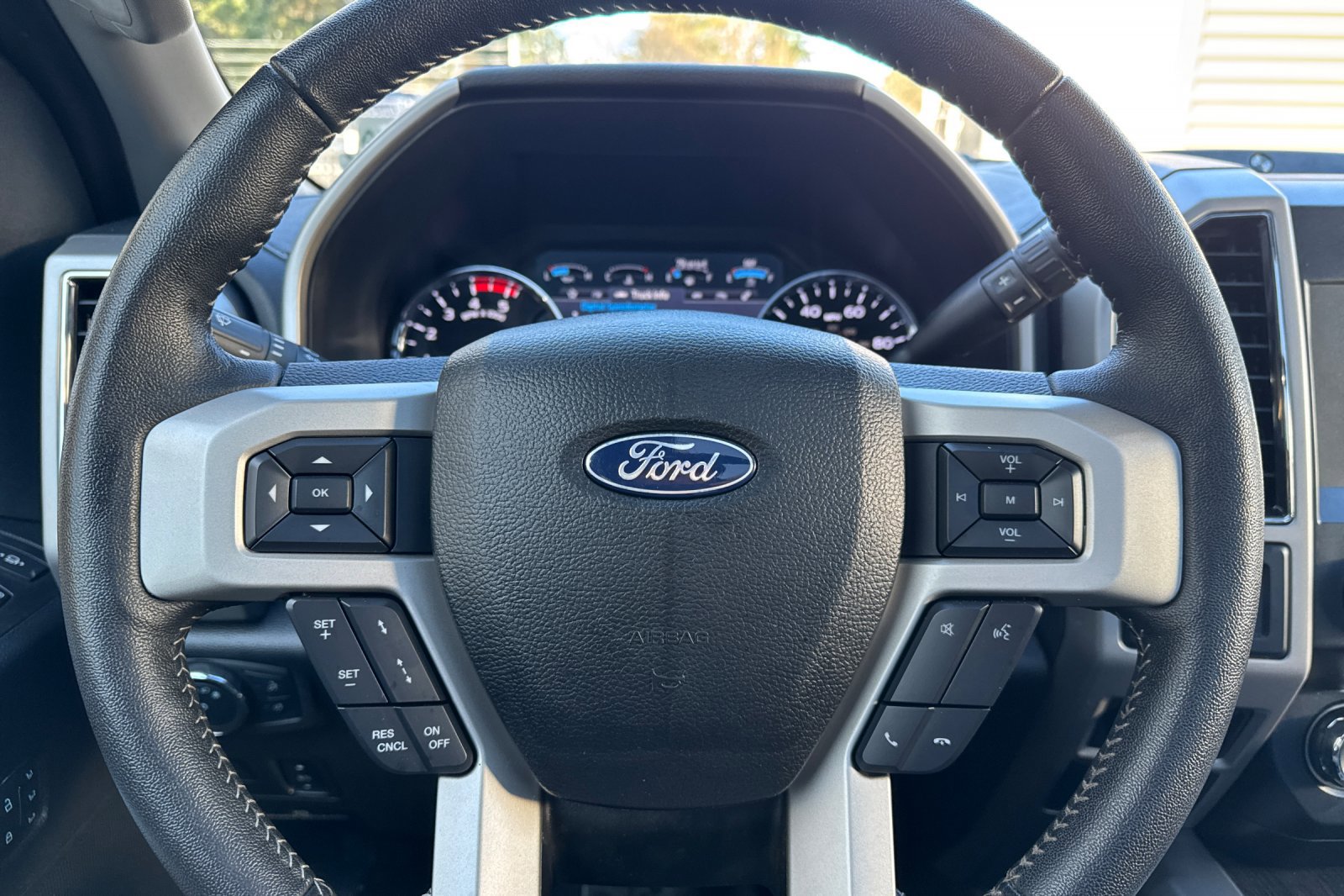 Certified 2021 Ford F350 Lariat image 23