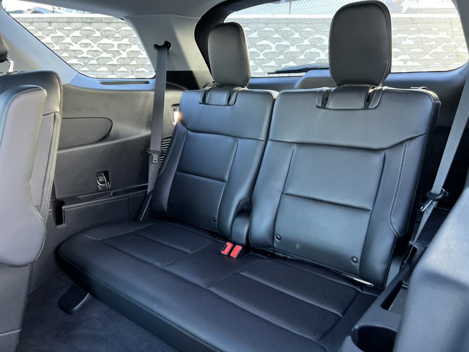 Certified 2022 Ford Explorer XLT w/ Equipment Group 202A image 13