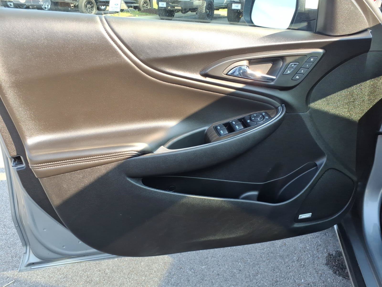 Used 2024 Chevrolet Malibu LT FWD image 12