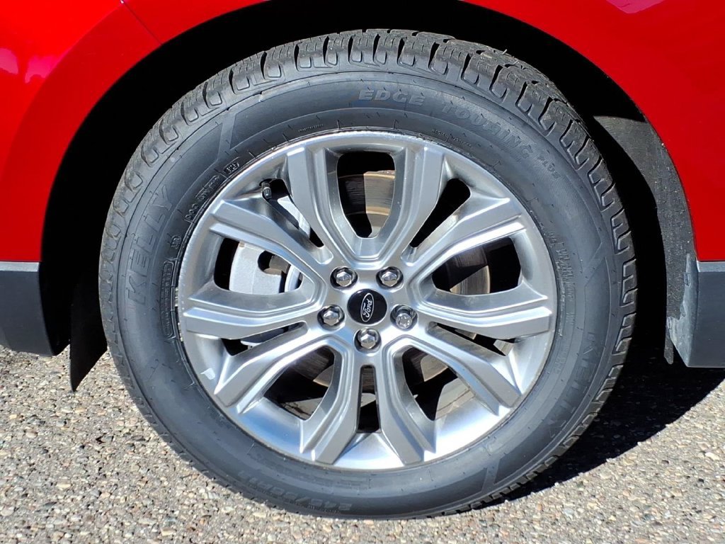 Certified 2024 Ford Edge Titanium AWD/4WD image 9