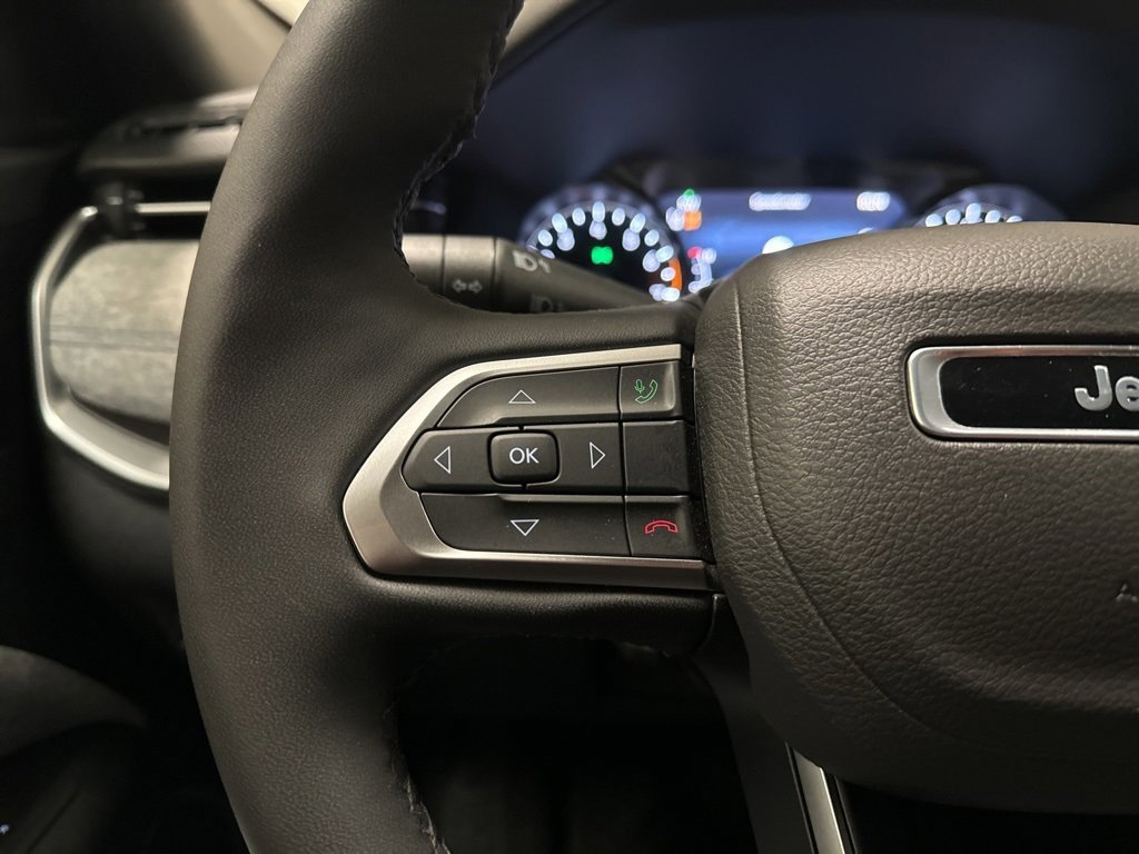Used 2023 Jeep Compass Latitude w/ Convenience Group image 37