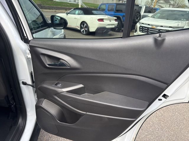 Used 2025 Chevrolet Trax ACTIV w/ Sunroof Package image 33