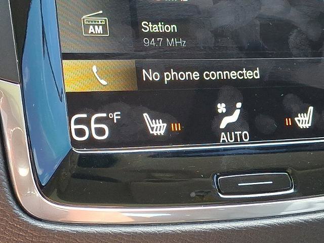 Used 2020 Volvo XC90 T6 Momentum w/ Protection Package Premier image 22