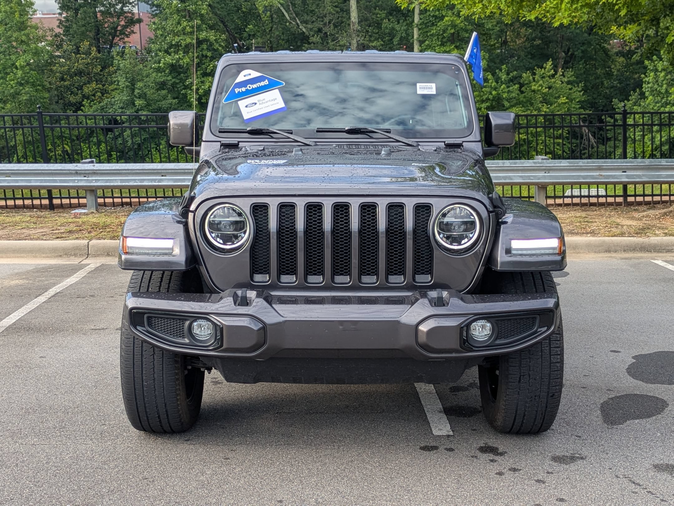 Used 2021 Jeep Wrangler Unlimited Sahara AWD/4WD image 9