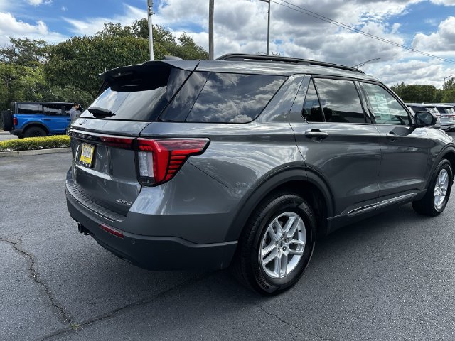 Certified 2025 Ford Explorer Active AWD/4WD image 5