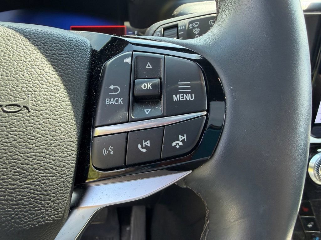 Certified 2024 Ford Explorer Platinum w/ Technology Package AWD/4WD image 8