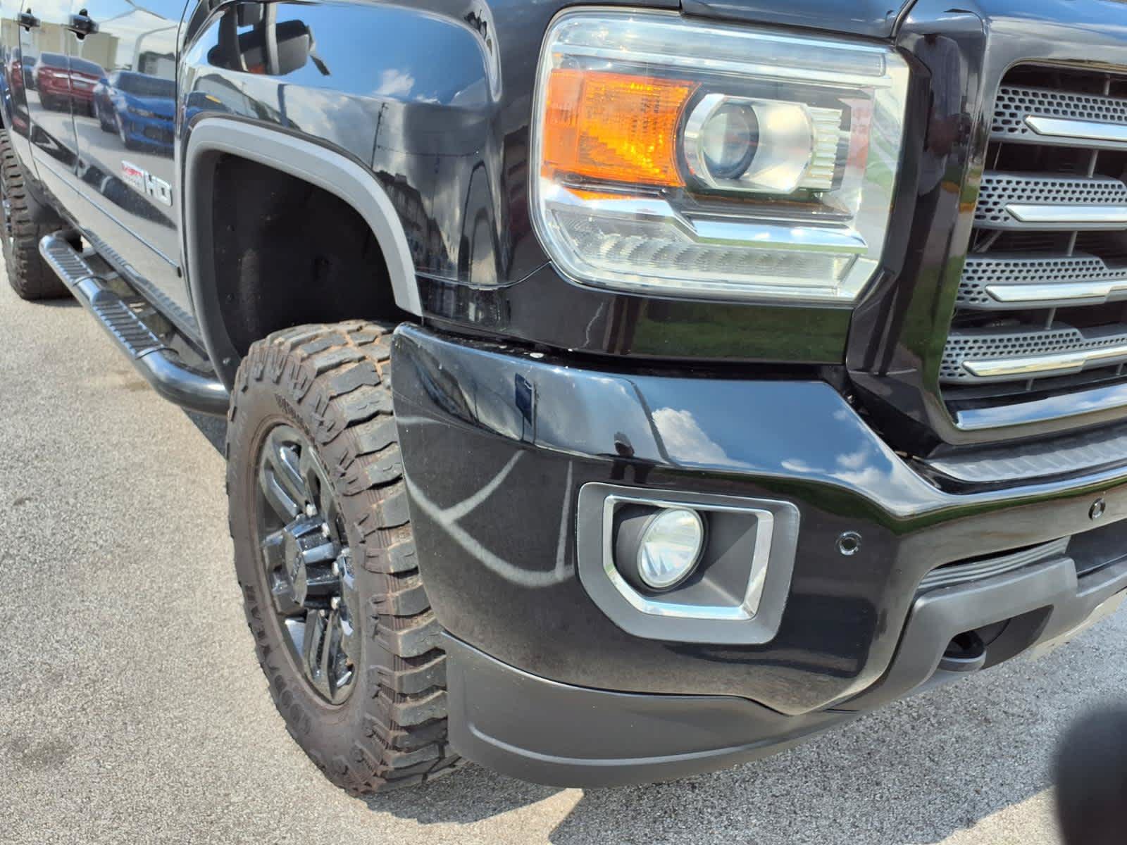 Used 2017 GMC Sierra 2500 SLT w/ Duramax Plus Package AWD/4WD image 28