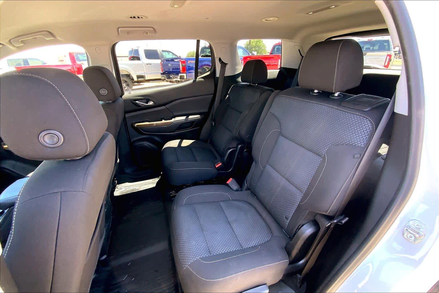 Used 2021 GMC Acadia SLE w/ Driver Convenience Package FWD image 21
