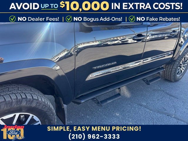 Used 2020 Toyota Tacoma TRD Sport w/ Technology Package RWD image 4