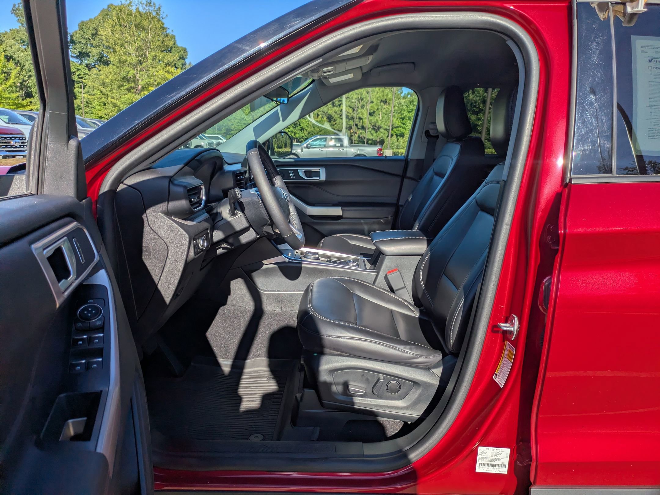 Certified 2023 Ford Explorer XLT w/ Equipment Group 202A AWD/4WD image 12