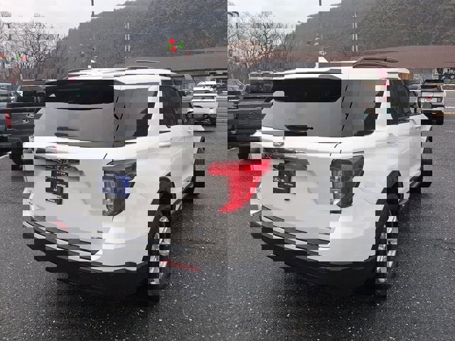 Certified 2020 Ford Explorer XLT w/ Equipment Group 202A image 8