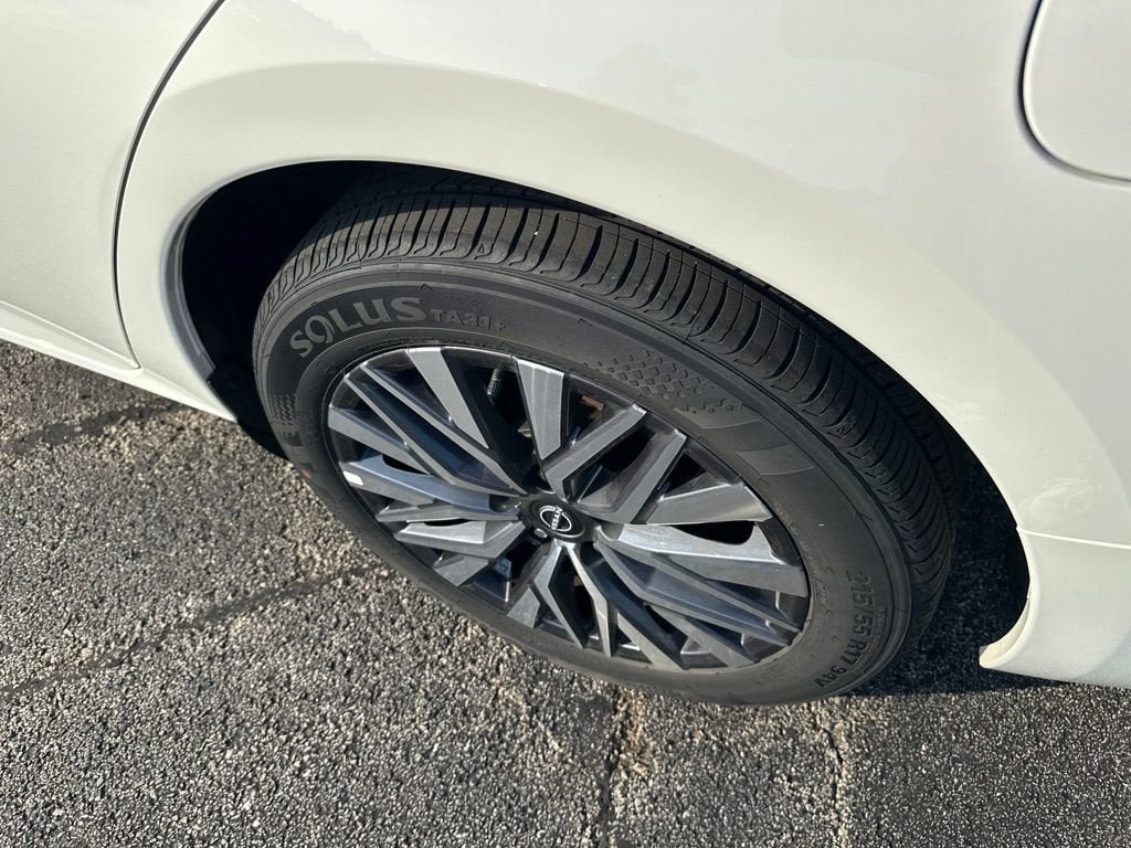 Used 2025 Nissan Altima 2.5 SV AWD/4WD image 8