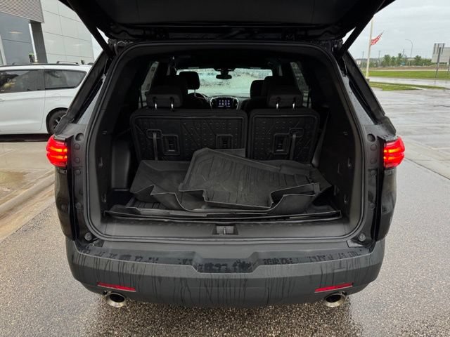 Used 2023 Chevrolet Traverse LT w/ Midnight/Sport Edition AWD/4WD image 36