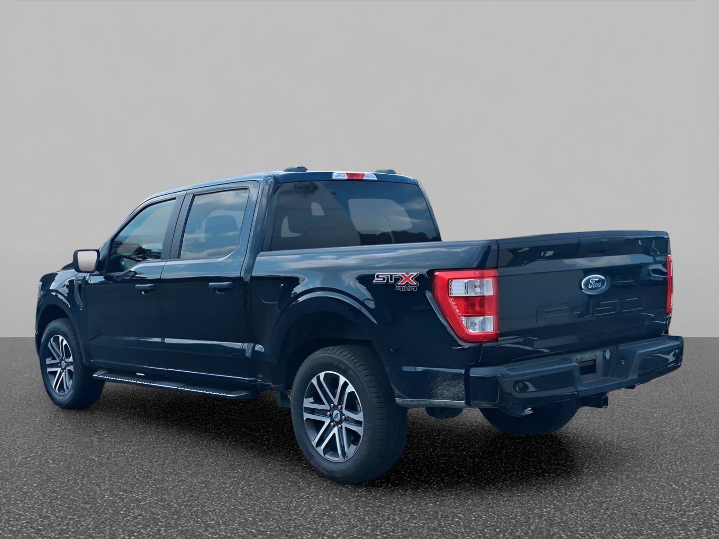 Certified 2023 Ford F150 XL w/ STX Appearance Package AWD/4WD image 4