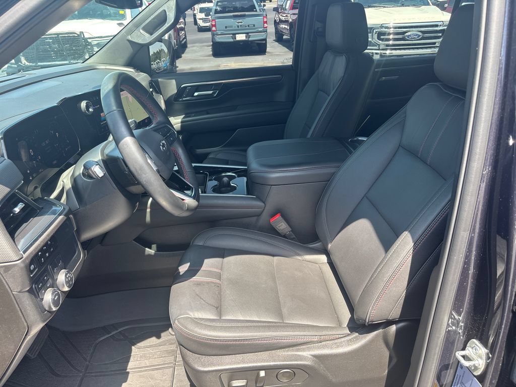 Used 2025 Chevrolet Tahoe RST AWD/4WD image 16