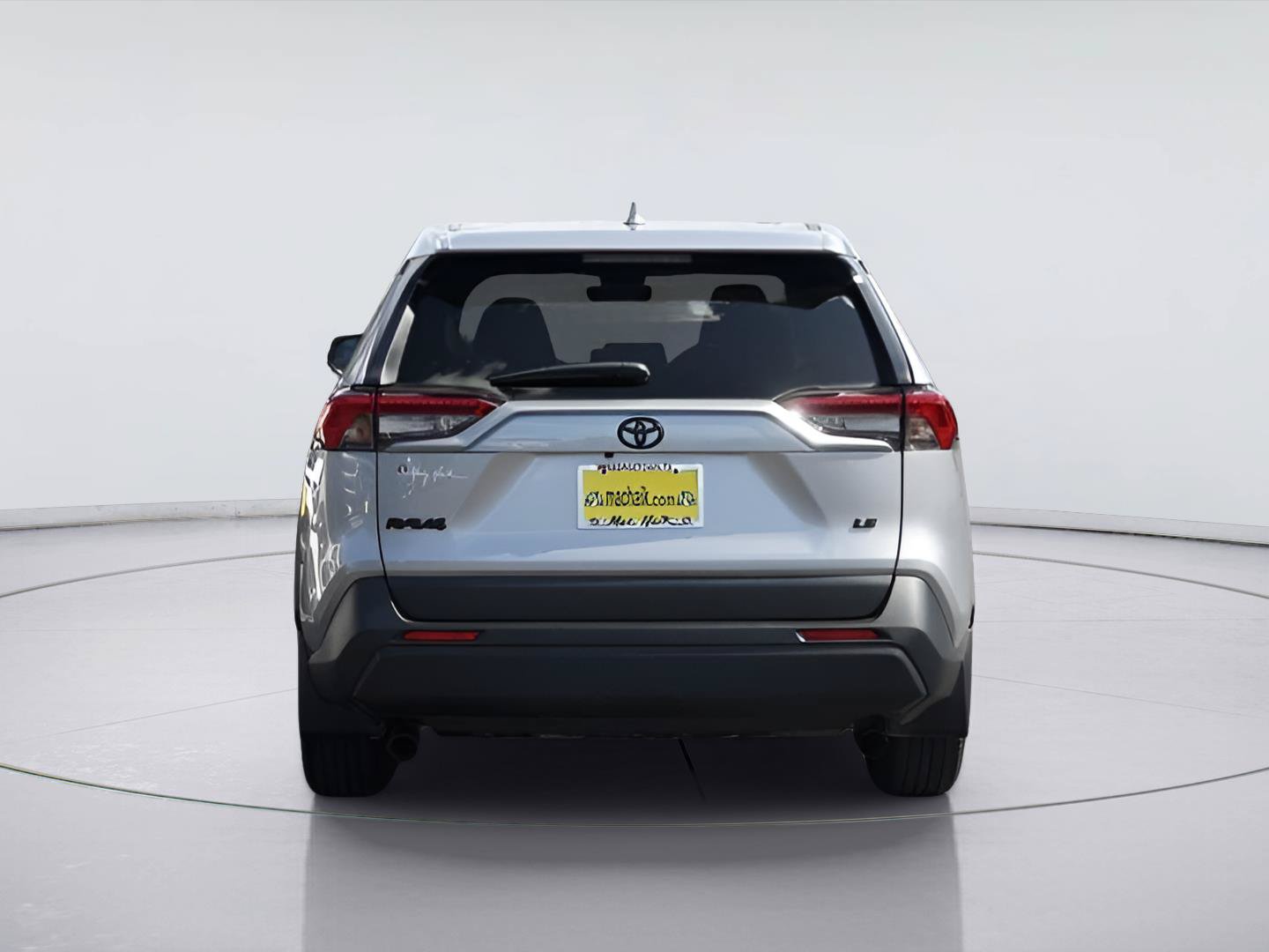 Used 2024 Toyota RAV4 LE FWD image 7