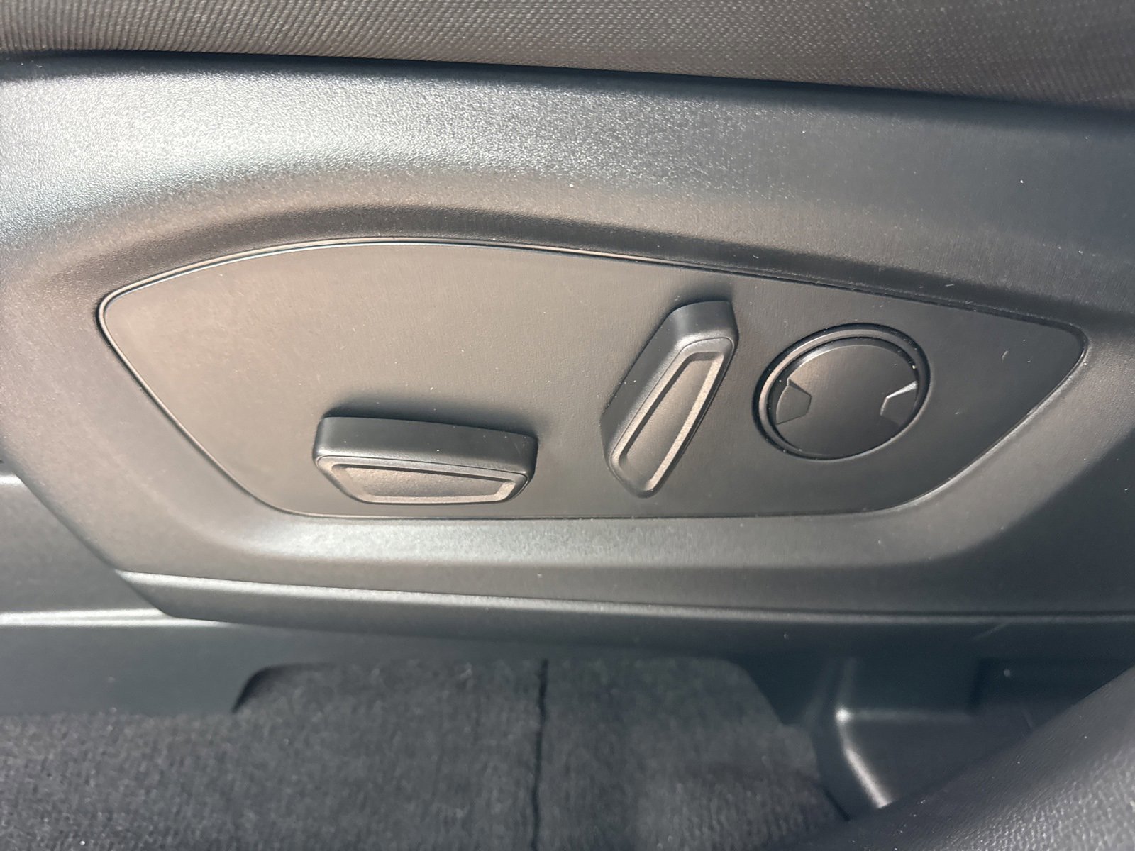 Certified 2023 Ford Explorer XLT image 22