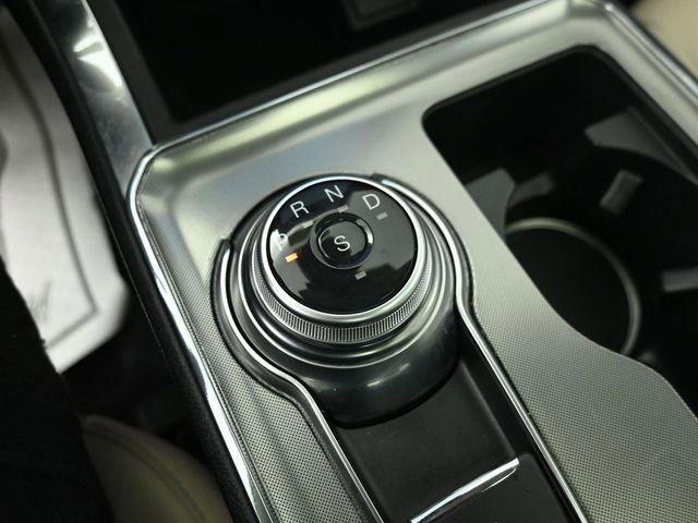 Certified 2022 Ford Edge Titanium w/ Class II Trailer Tow Package image 29