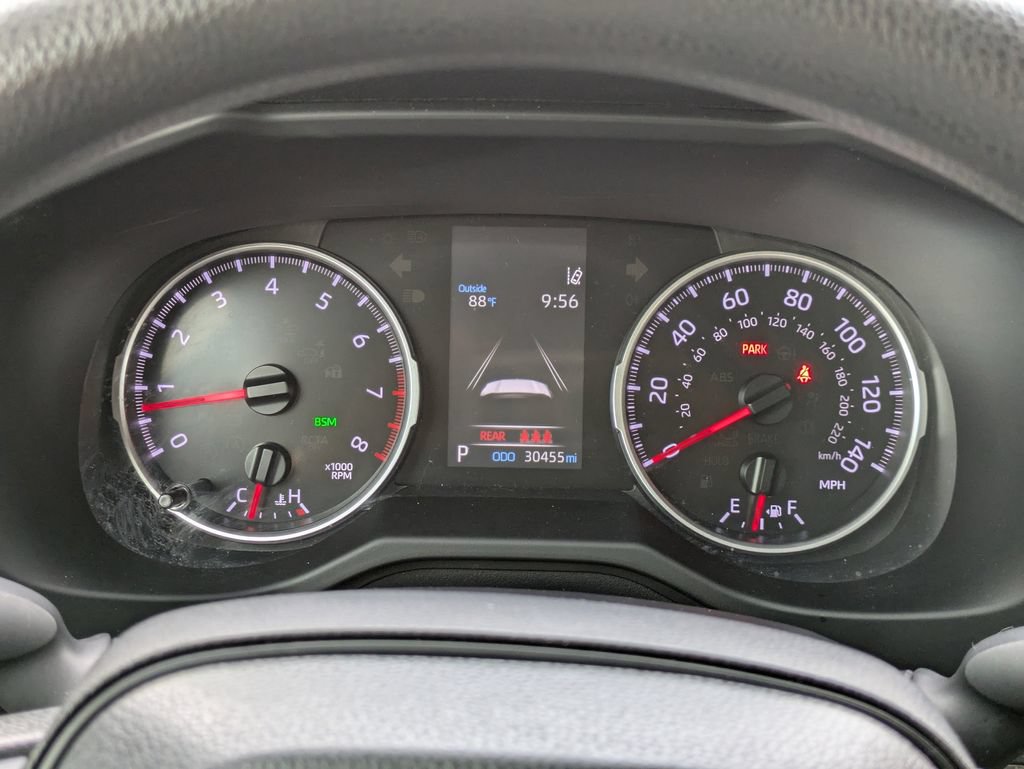 Used 2022 Toyota RAV4 XLE w/ Convenience Package FWD image 27