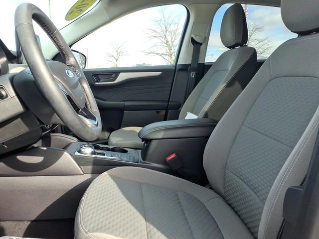 Certified 2022 Ford Escape SE w/ SE Sport Appearance Package image 13