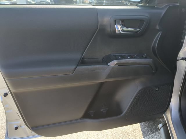 Used 2019 Toyota Tacoma TRD Off-Road AWD/4WD image 10
