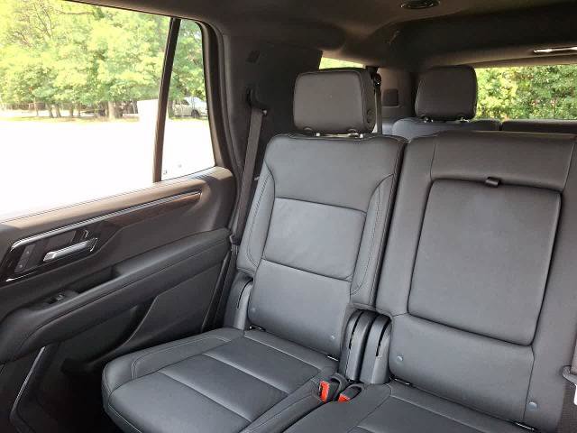 Used 2025 Chevrolet Tahoe LT RWD image 12
