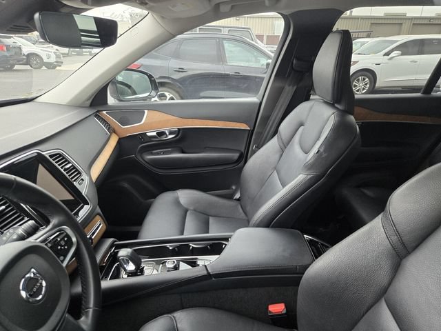 Used 2023 Volvo XC90 B5 Plus AWD/4WD image 2