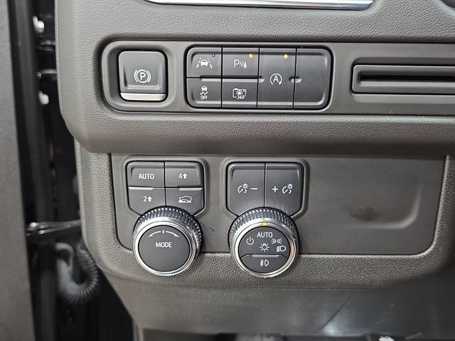 Used 2024 GMC Yukon XL SLT w/ SLT Luxury Package AWD/4WD image 26