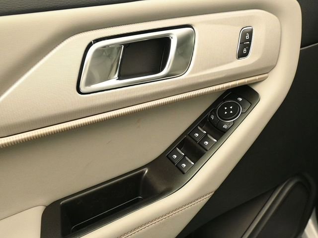 Certified 2025 Ford Explorer Active w/ Active Comfort Package AWD/4WD image 13
