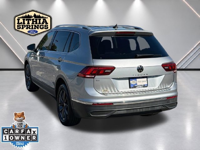 Used 2023 Volkswagen Tiguan SE w/ Panoramic Sunroof Package FWD image 6