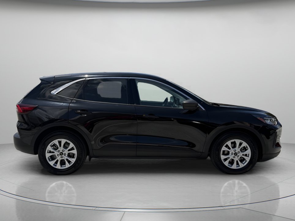 Certified 2024 Ford Escape Active FWD image 2