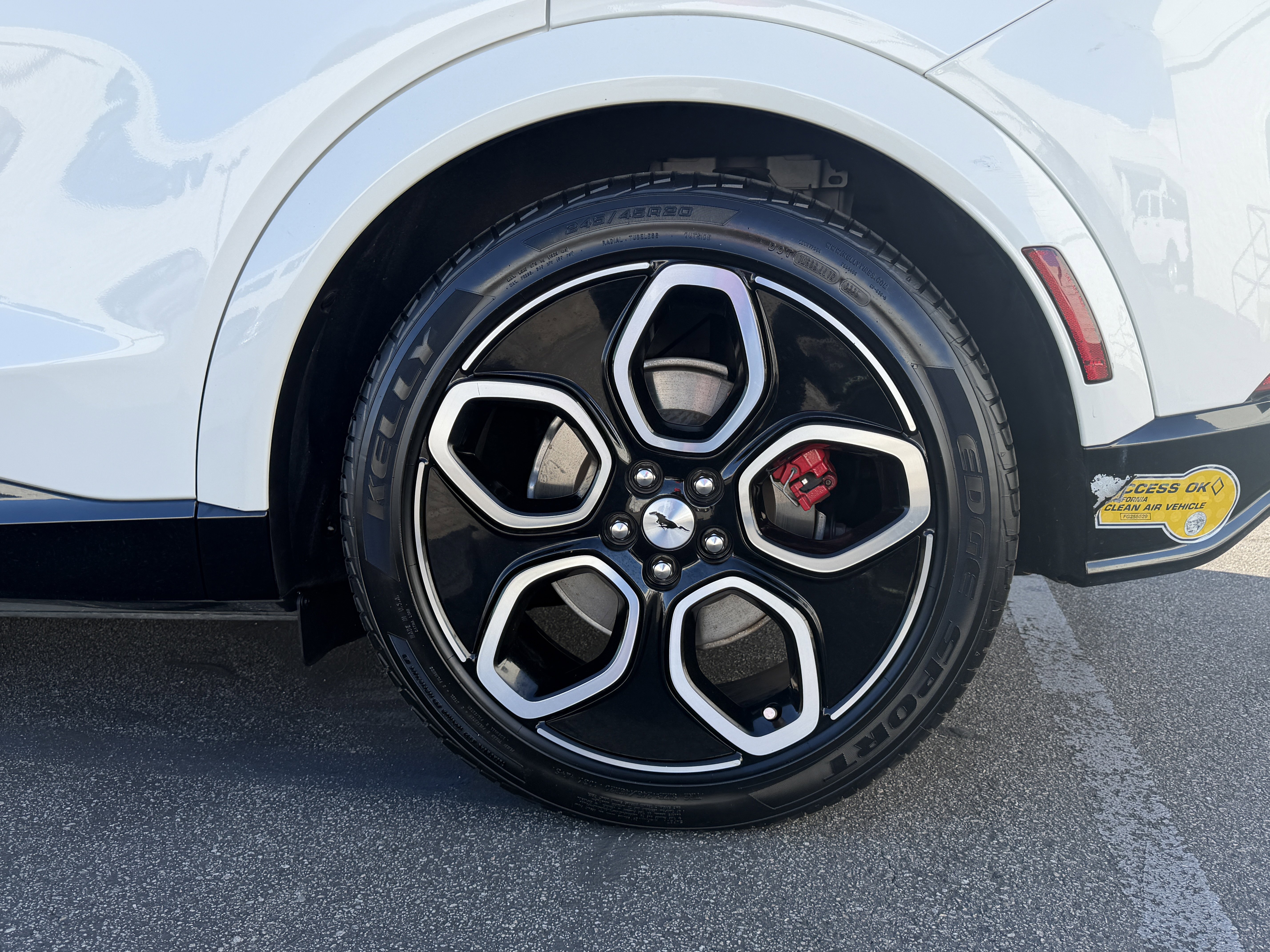 Certified 2022 Ford Mustang Mach-E GT image 9