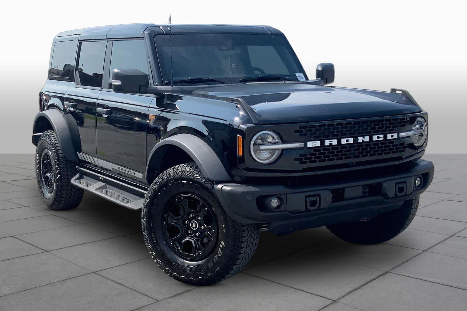 Certified 2025 Ford Bronco Badlands AWD/4WD image 3