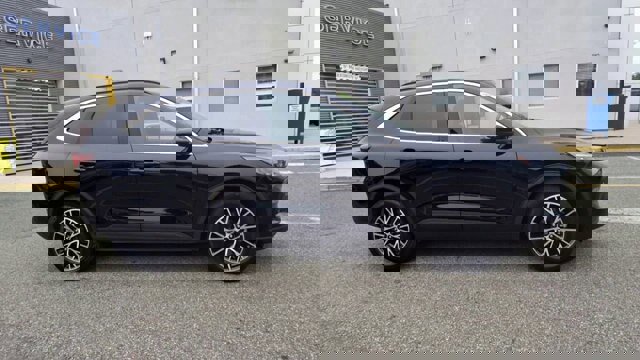 Certified 2023 Ford Escape SE w/ PHEV Premium Package image 10