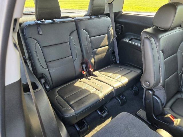 Used 2022 GMC Acadia SLT w/ Technology Package AWD/4WD image 14