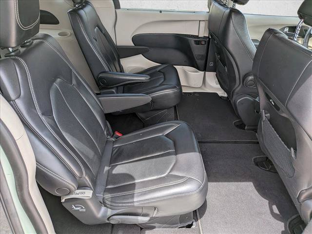 Used 2022 Chrysler Pacifica Touring-L FWD image 22