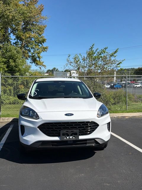 Certified 2022 Ford Escape SE w/ SE Sport Appearance Package AWD/4WD image 2