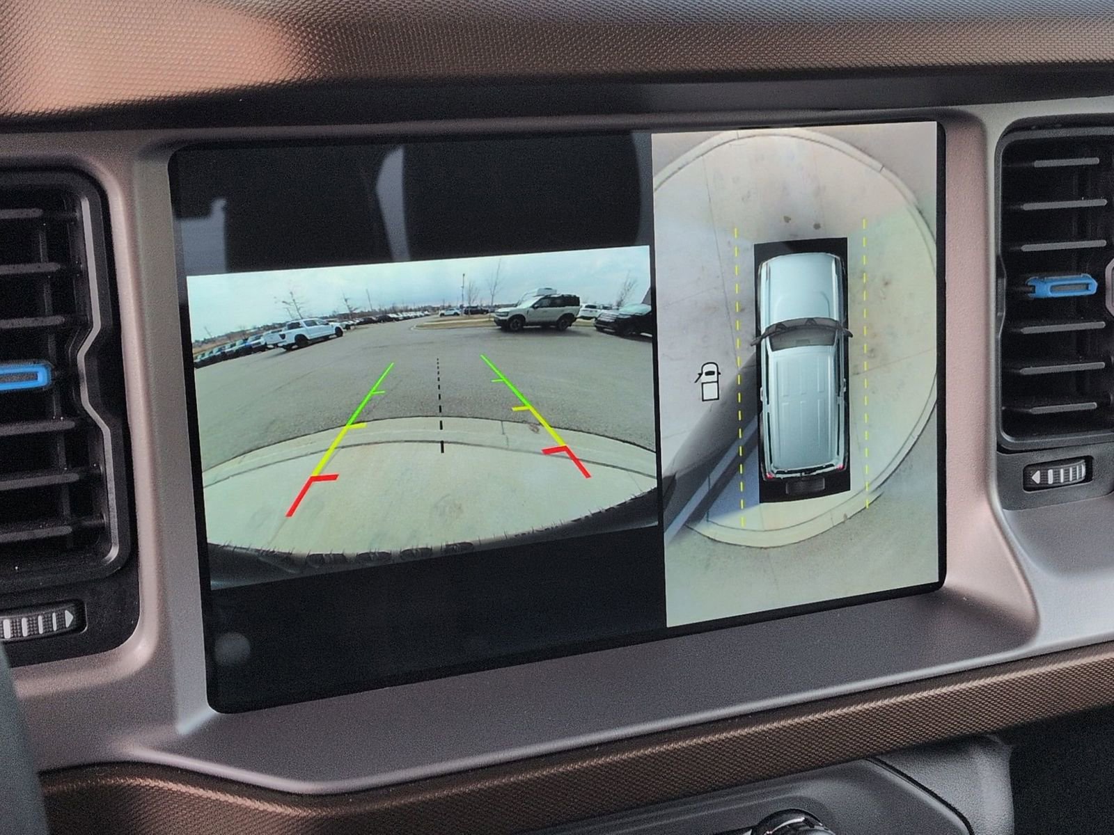 Certified 2023 Ford Bronco Outer Banks w/ Sasquatch Package image 36