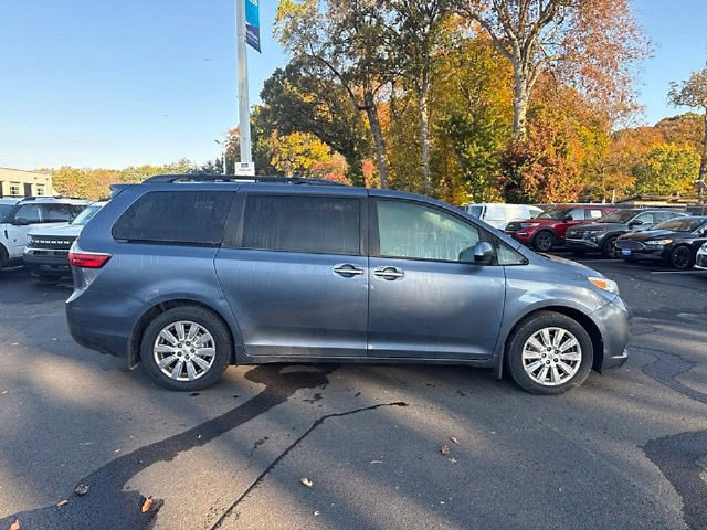 Used 2017 Toyota Sienna XLE AWD/4WD image 11