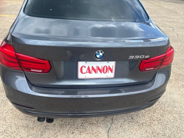 Used 2018 BMW 330e RWD image 9