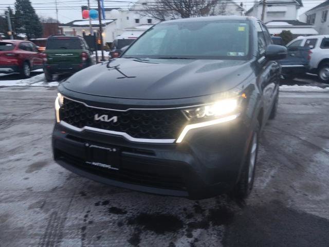 Used 2022 Kia Sorento LX image 5