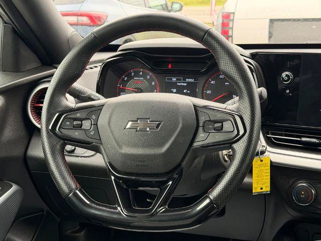 Used 2025 Chevrolet Trax RS FWD image 18