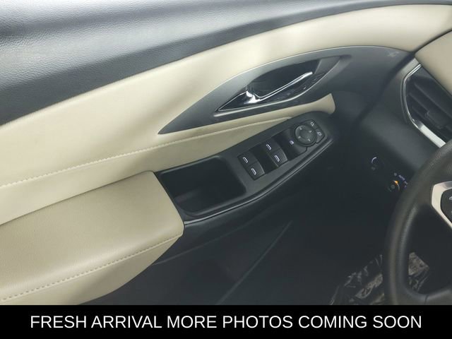 Used 2022 Chevrolet Traverse LS image 33