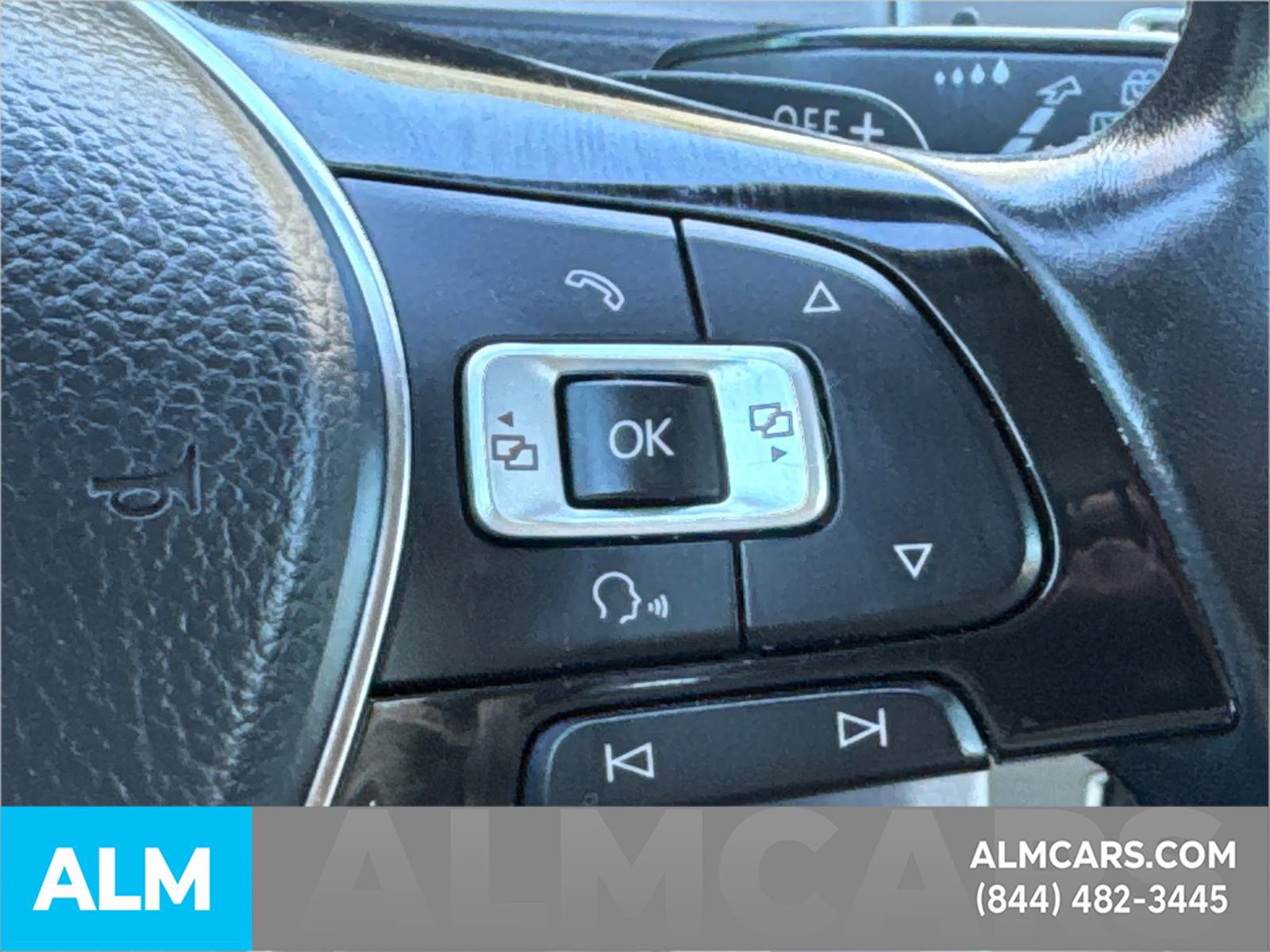 Used 2017 Volkswagen Golf SE image 30